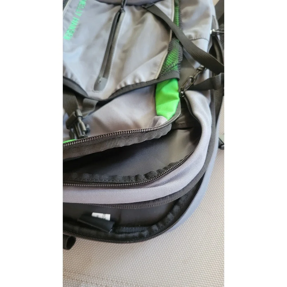 Helly hansen backpack outdoors travel school Gray Green